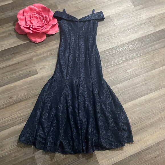 R & M RICHARDS‎ Womens Sz 6 PETITE Off-The-Shoulder Shimmer Lace Gown Navy Blue - Picture 8 of 13